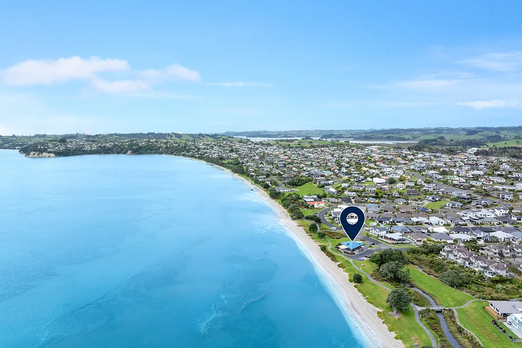 Snells Beach A rare find -  commercial on the waterfront