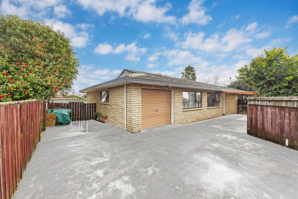 Papatoetoe 3Moenga A Brick Beauty in the Heart of Papatoetoe!