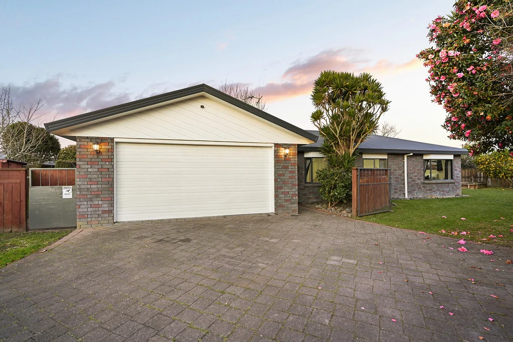 Fairview Downs 3chambre Spacious Brick Home | Large Backyard | Cul-de-Sac