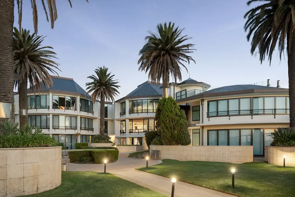 Brighton 3Moenga Golden Mile, Bay Views and an Enormous Entertainer's Terrace