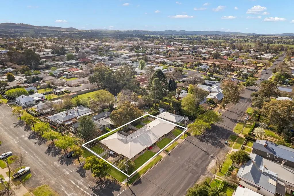Mudgee 10 Slaapkamer Block of Units - Rare Investment Opportunity in East Mudgee