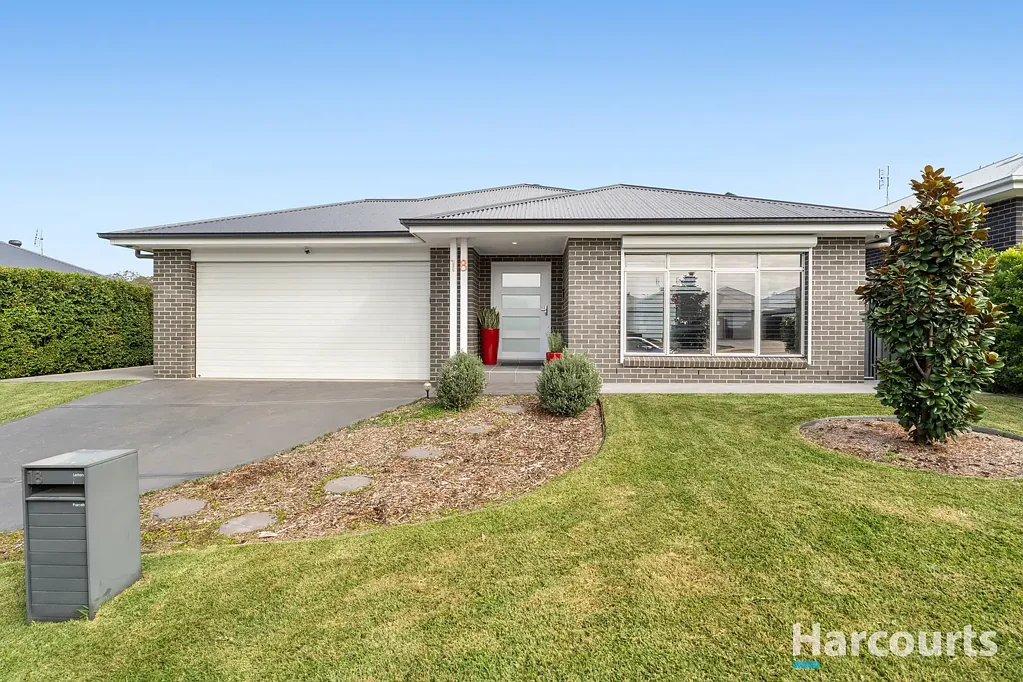 Farley 4ห้องนอน Spacious family living dialled up with impressive alfresco areas