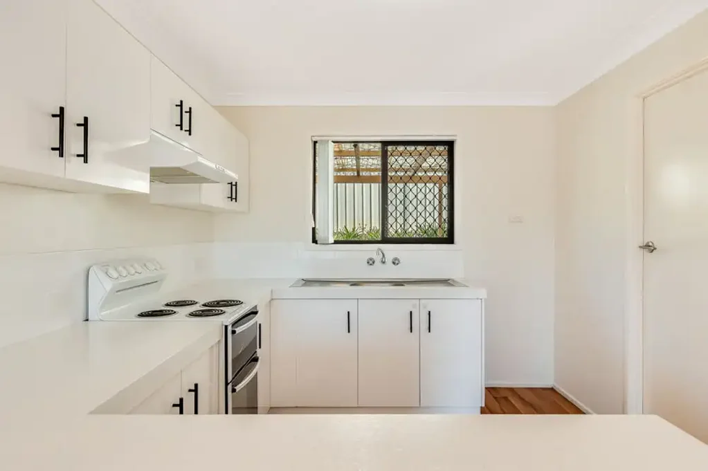 Centenary Heights 2房  Half Duplex Unit - Beautiful Centenary Heights - Great Size Yard