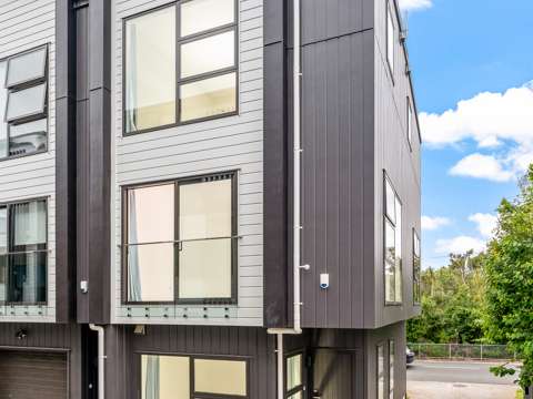 Mount Wellington 4 Bedroom Contact for a private viewing! Must Sell!