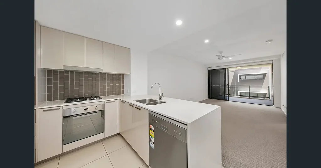 Modern 2-Bedroom Apartment in the Heart of Albion