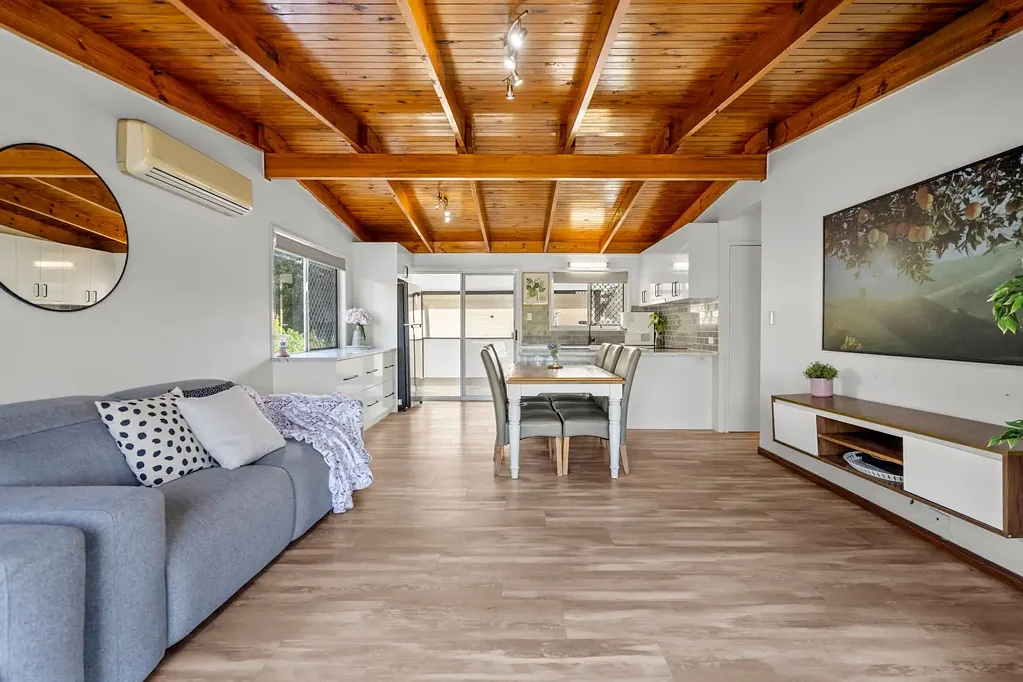Slacks Creek 3 Slaapkamer Premium Highset with Dual Living Potential - No New Builds Can Match