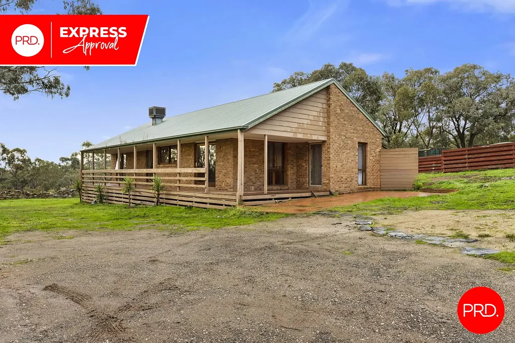 Country Living At It's Best!