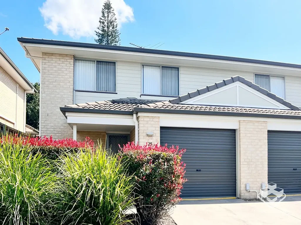 Large 3 Bedroom Townhouse close to everything!