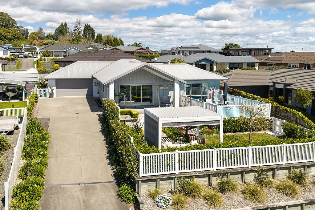 Ohauiti 3Zimmer Elevated, Sun-Filled Living
