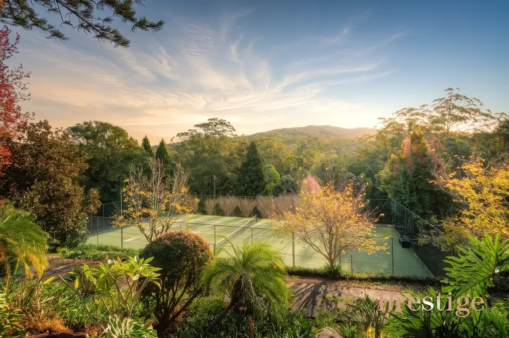 Matcham 4 Slaapkamer A Contemporary Coastal-Inspired Acreage with Tennis Court, Pool & Valley Views
