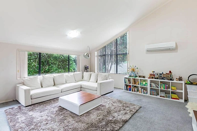 Eco-Friendly 3-Bedroom Home in Prime Location!