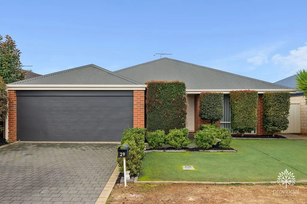 Forrestfield 4कमरा Stylish, Practical & Ready to Enjoy