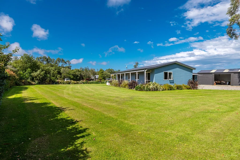 Waimate 3Zimmer Modern Living on a Private, Sun-Soaked Section