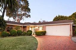18 Conifer Court, Frankston South