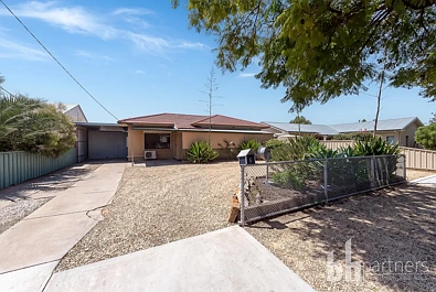Loxton 3 Slaapkamer Space, Convenience & Potential in the Heart of Loxton