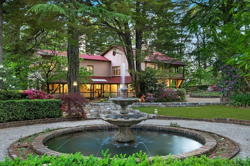 Wentworth Falls 6Habitaciones Positioned in one of the area's most desirable locations