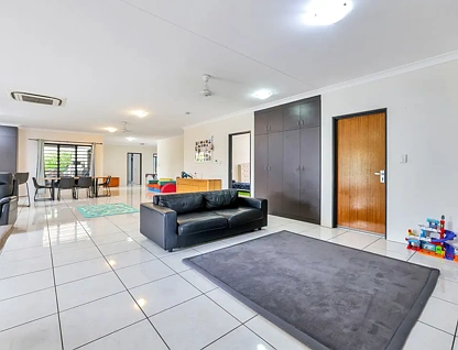 17 Flinders Street, Johnston, Palmerston, 6部屋, 2バスルーム, House