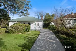 23 RAYMOND RD, Springwood