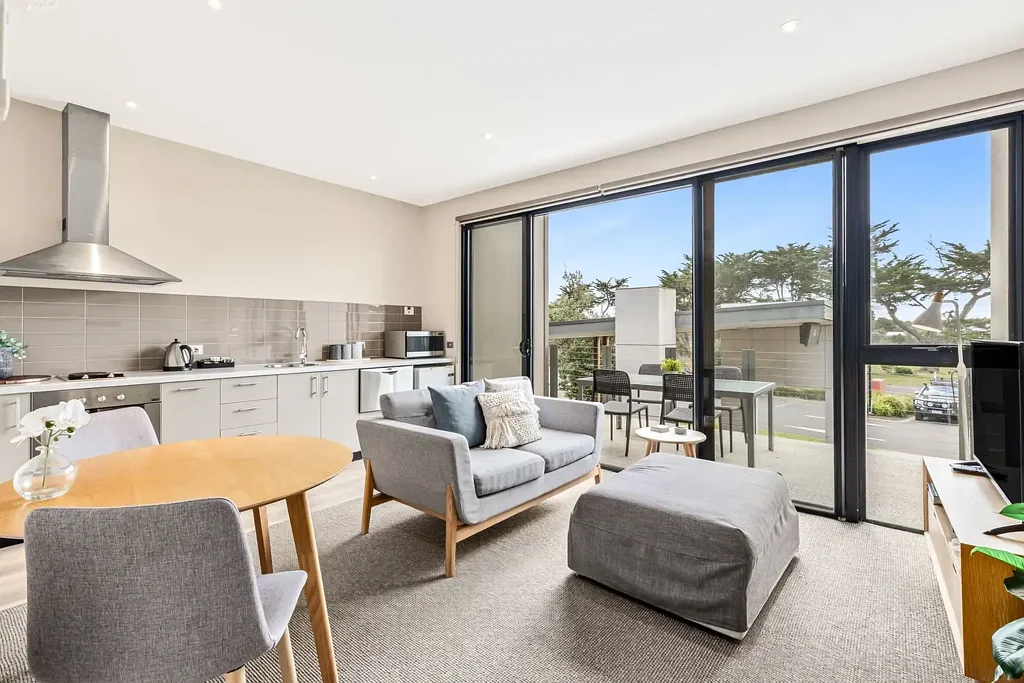 Connewarre 1 Bedroom Invest and Holiday in Resort style comfort