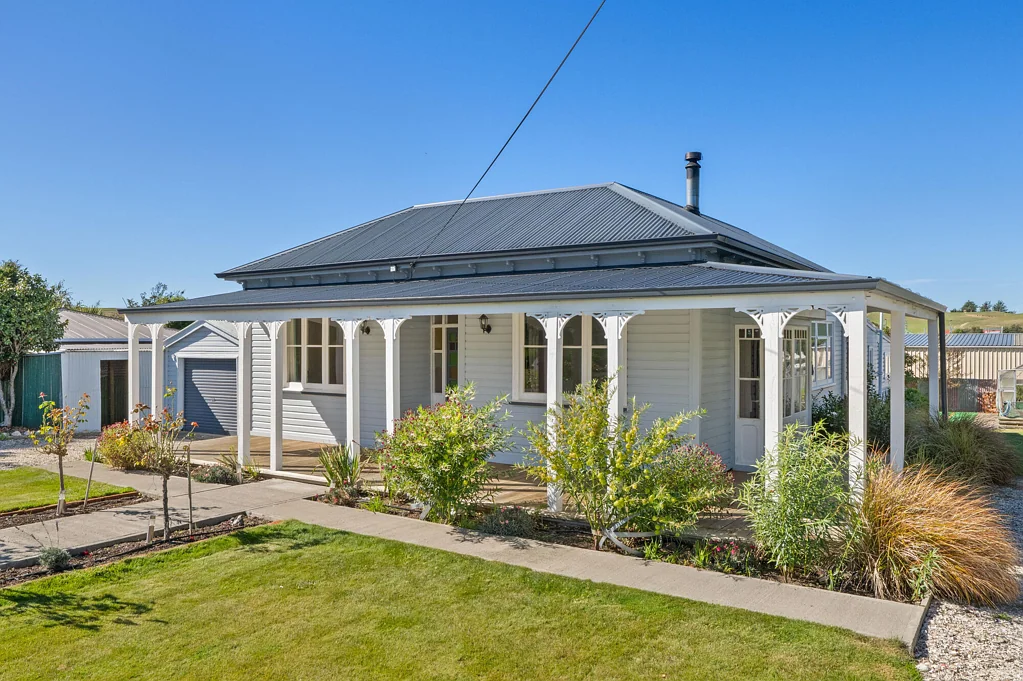 Seddon 5房  Updated Rural Retreat with Space to Play