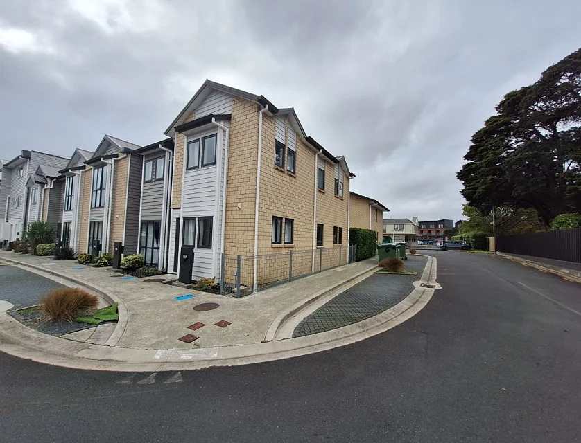 11/4 Wallson Crescent, 1832, Auckland, 3房, 1浴, 整租公寓