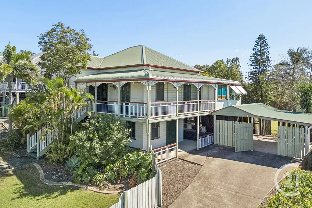 North Ipswich 4房  Timeless Queenslander Charm on 1012m² – "Trinavale"