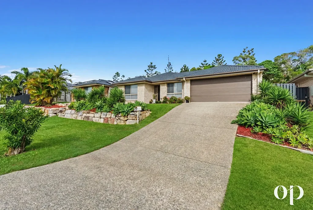 19 Hadrian Crescent, Pacific Pines, QLD 4211