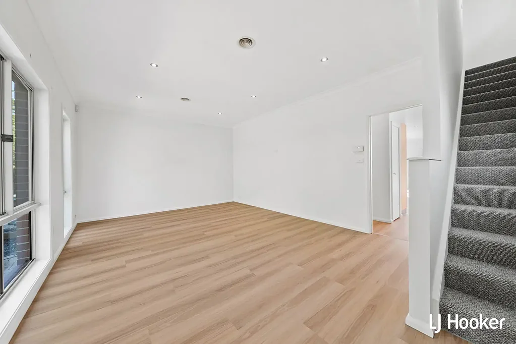 Modern Amenities. Urban Location. Sophisticated Style.