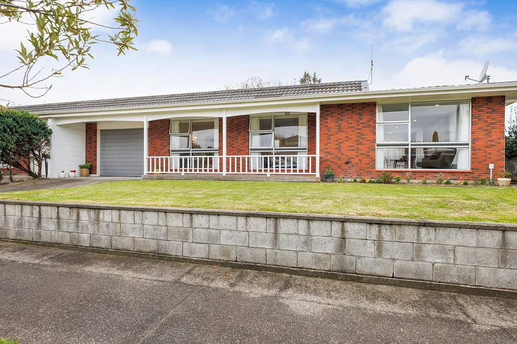 Awapuni 2 Bedroom Stylish, Low-Maintenance Living - A Must-See