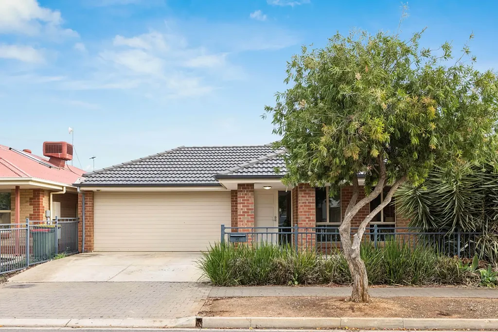 15 Tudor Crescent, Smithfield Plains, SA 5114