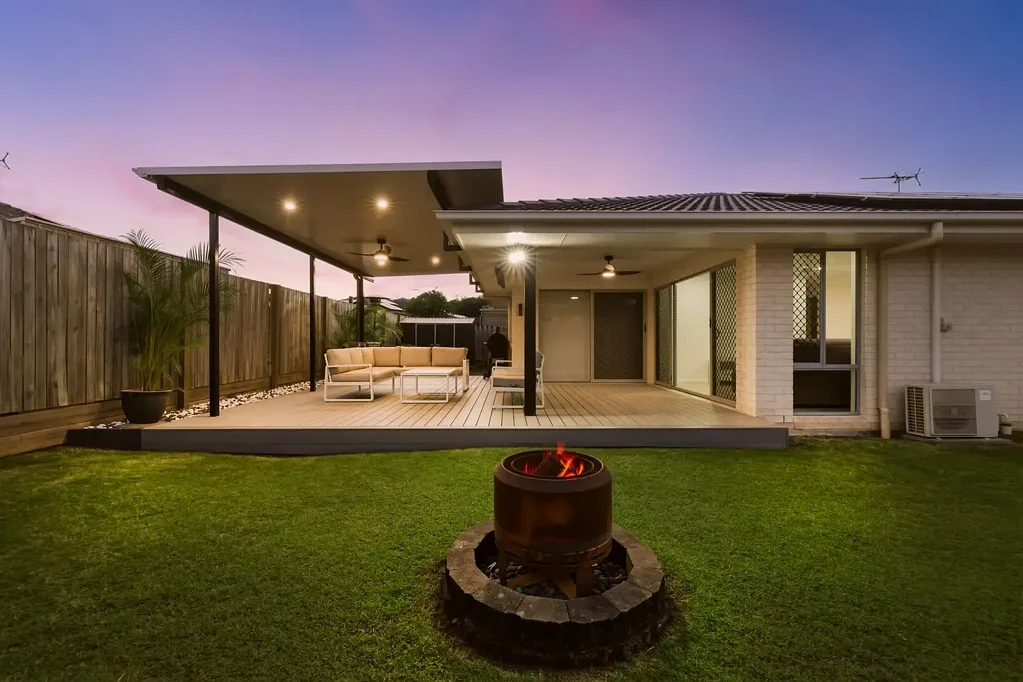 Burpengary East 4 Slaapkamer Modern Comfort, Multiple Living Spaces & Entertainer's Appeal in Burpengary East
