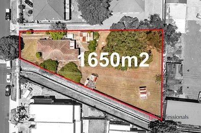 Punchbowl 3房 巨大1650m²平地地块 R2分区开发潜力 正式客厅餐厅 阳光房带花园景观 宽敞户外空间 投资开发首选 Rare 1,650m² R2-Zoned Opportunity