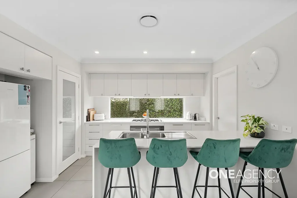 MODERN FAMILY LIVING IN CALDERWOOD
