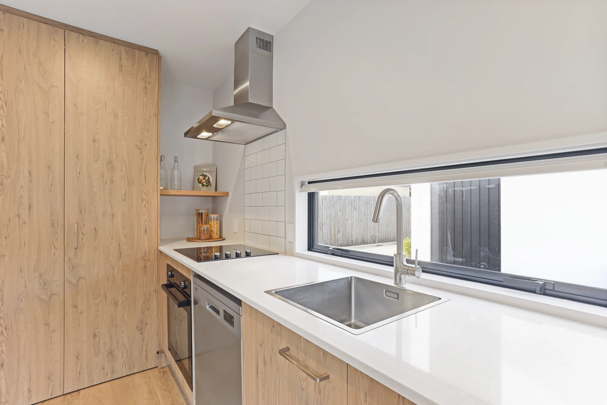 2/16 Devon Street, Sydenham, Christchurch, Canterbury, 2 habitaciones, 1 baños, Townhouse