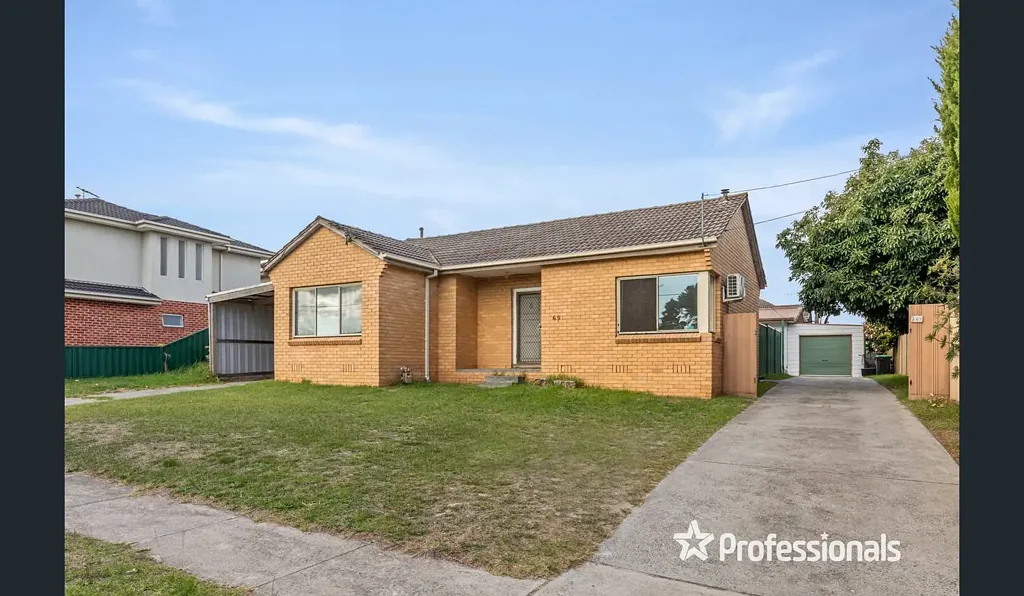 Spacious 3-Bedroom Front Unit