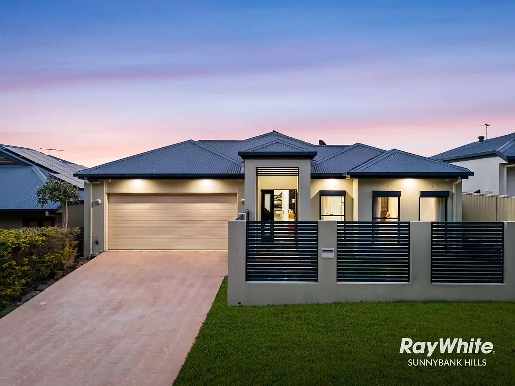 Stretton 4 Bedroom A CONTEMPORARY HAVEN IN TIGHTLY HELD STRETTON