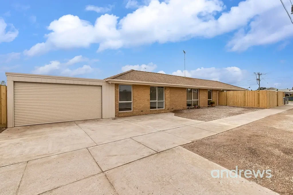 Whittington 5房  Large family home with versatile floorplan