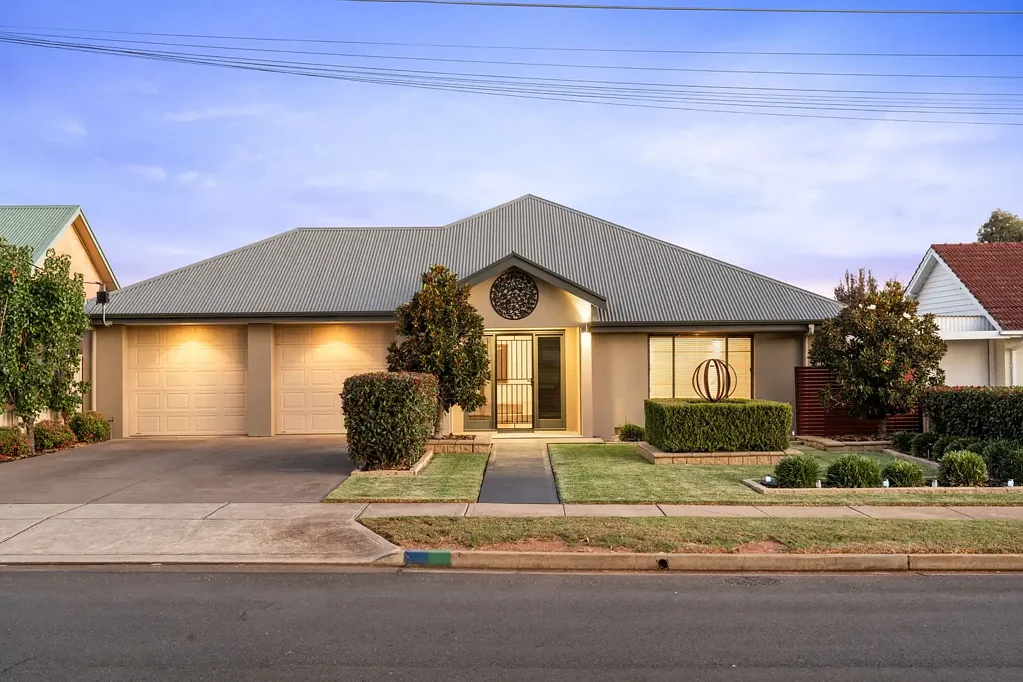 9 Murray Avenue, Clearview, SA 5085