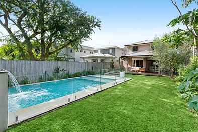 Thorneside 4 Slaapkamer Family Living with a Pool in a Peaceful Bayside Pocket