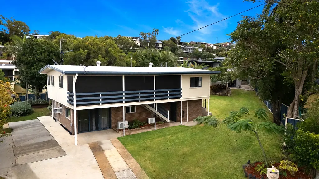 TWO LEVELS, ENDLESS POSSIBILITIES, A RARE DUAL LIVING OPPORTUNITY IN SUN VALLEY