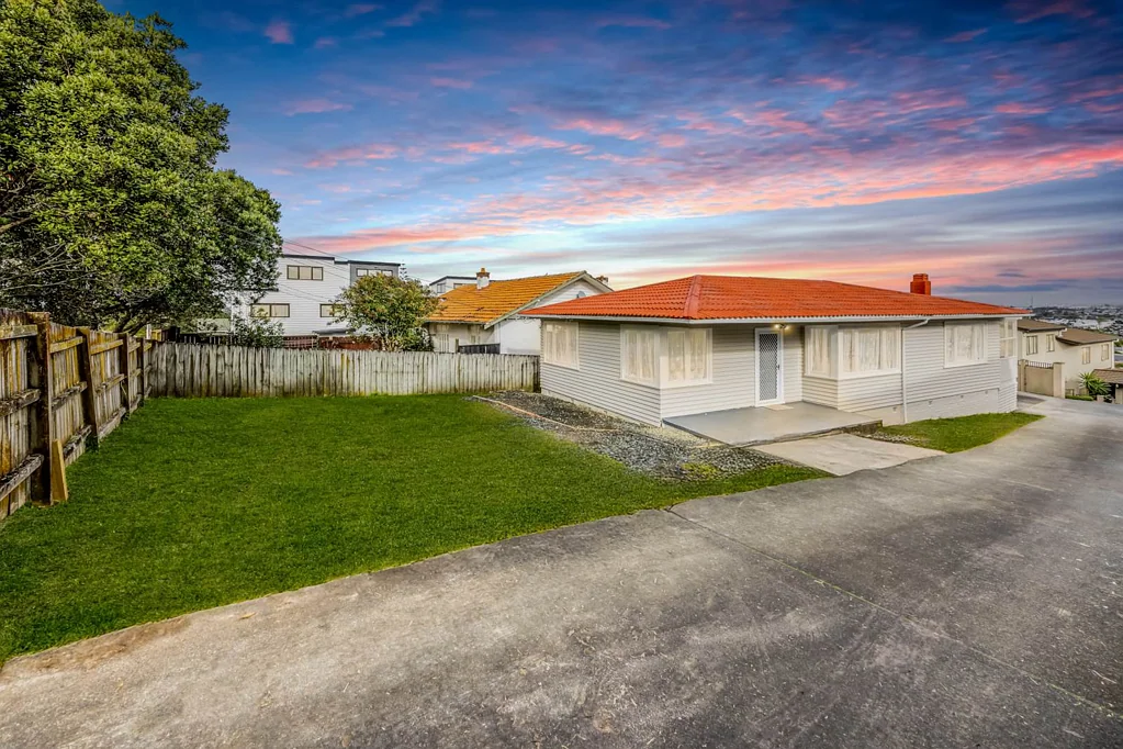 Avondale 3Moenga Home with Sleep-out + Approved Resource Consent