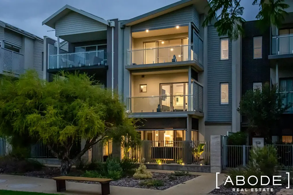 17 Morea Lane, North Coogee, WA 6163