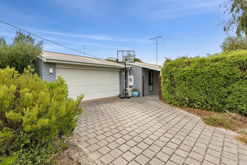 31 Somerdale Avenue, Ocean Grove, VIC 3226
