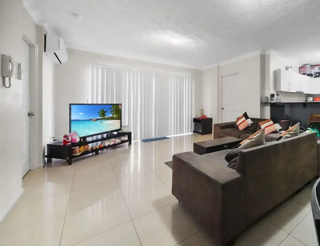 Fully furnished Modern 2-Bedroom Apartment in Prime Location