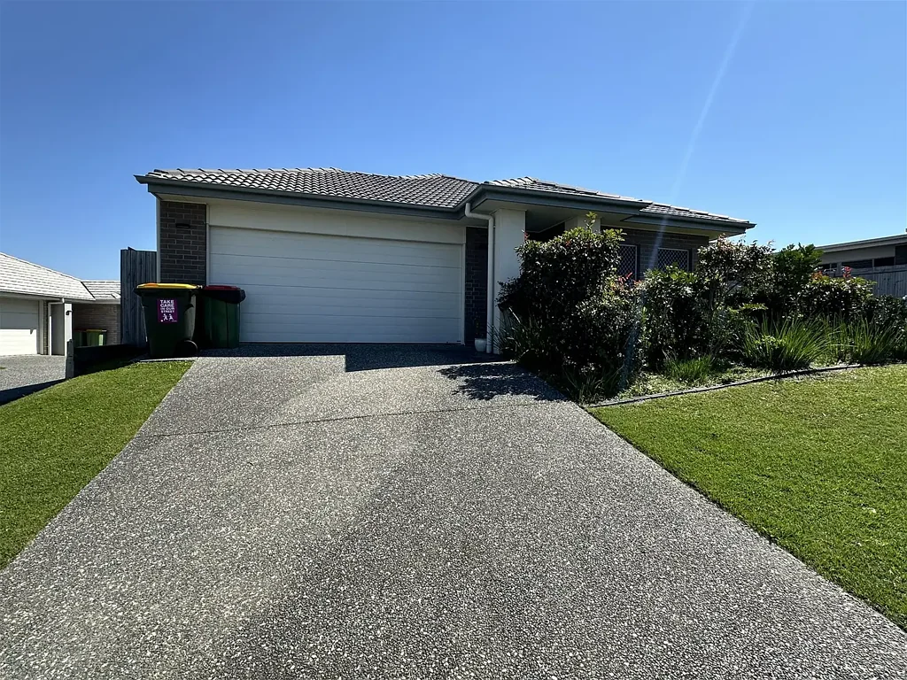 Modern Family Home in the heart of Coomera