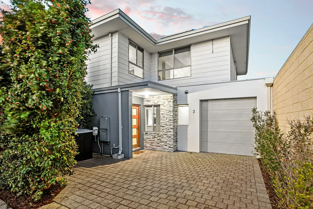 3/32 Gicha Close, Lake Coogee, WA 6166
