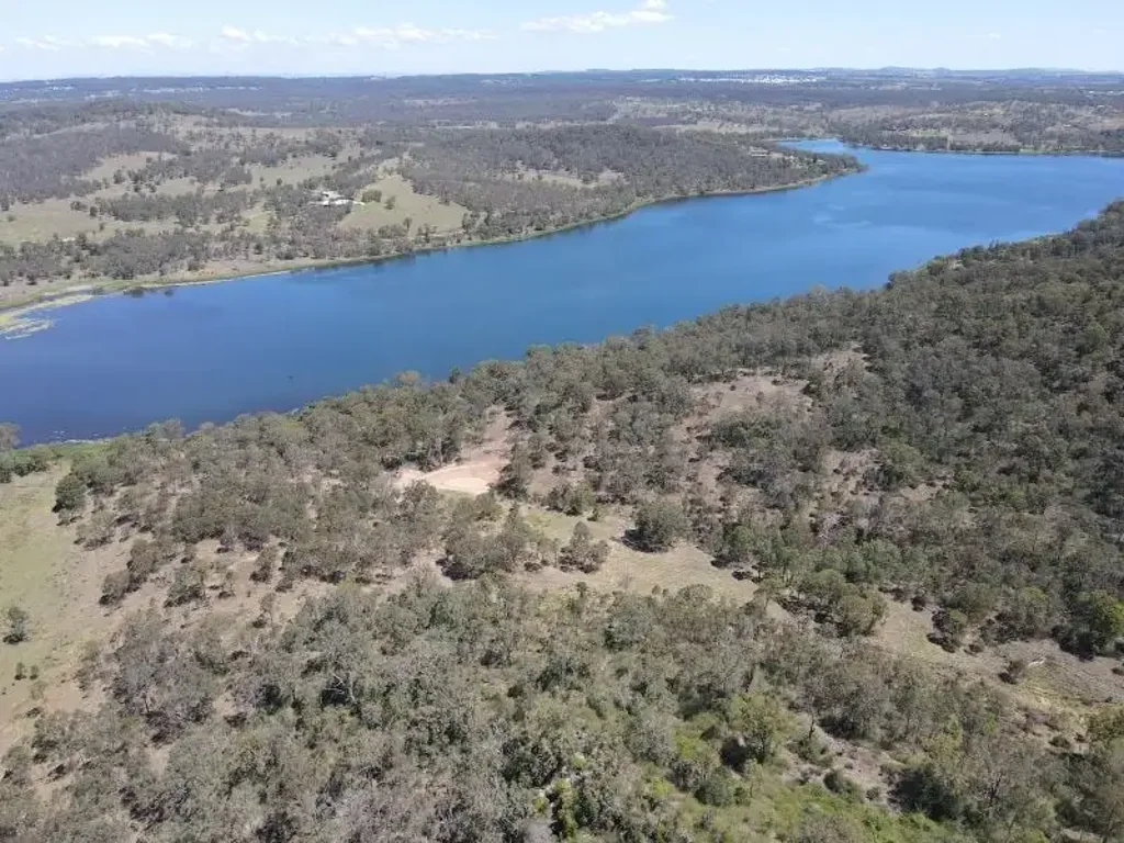 Geham  "AKUNA PARK" >372.8 acres with magnificent views over Cooby Dam.