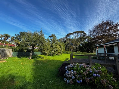 Otatara Oasis with Room to Roam