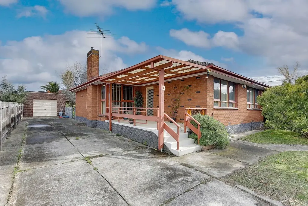 Spacious Family Home on Large Block in Prime Craigieburn Location