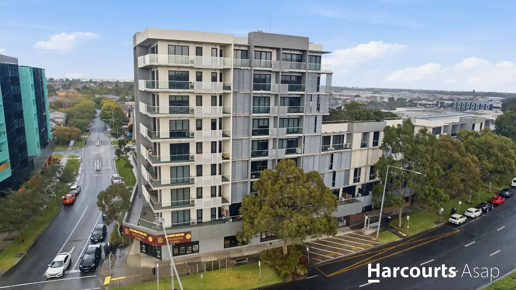 Dandenong 2房 顶层两居室公寓 开放式布局 现代厨房不锈钢电器 私人卫浴 双阳台壮丽视野 步行便利生活 安全停车位 市中心黄金地段 SKY HIGH PREMIUM LIVING ON TOP FLOOR | MUST INSPECT